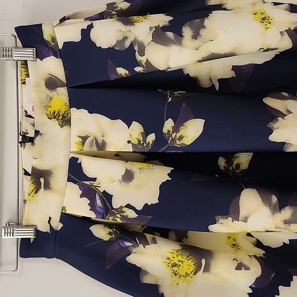 L'Atiste BYAMY poufy structured floral midlength navy and white skirt size S - Picture 2 of 7
